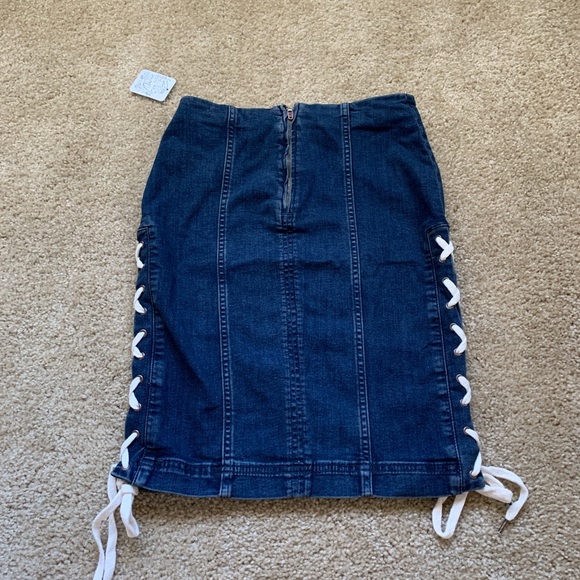 Free People NEW Denim skirt with ties size 2 - Picture 5 of 6